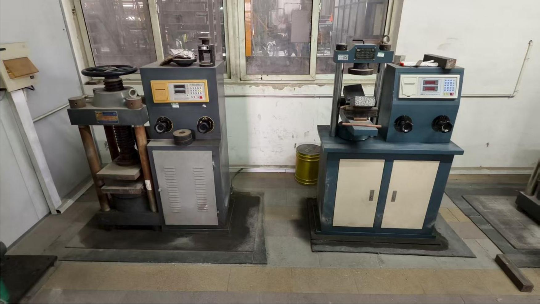 Laboratory testing equipment inside Rongli's quality inspection room